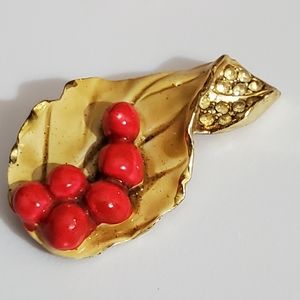Vintage enamel brooch red berries crystals Christmas leaf gold pin vtg gift euc
